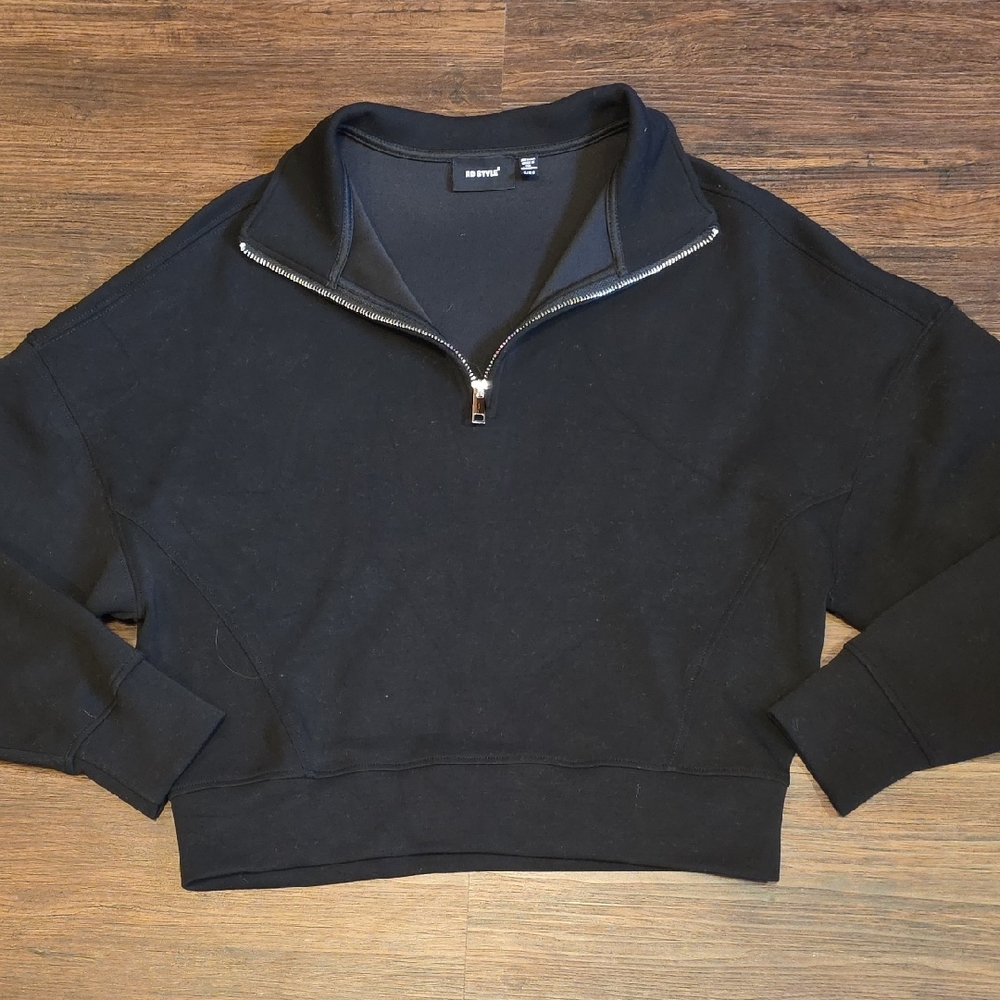 Small RD Style Black Zip-Neck Cropped  Pullover